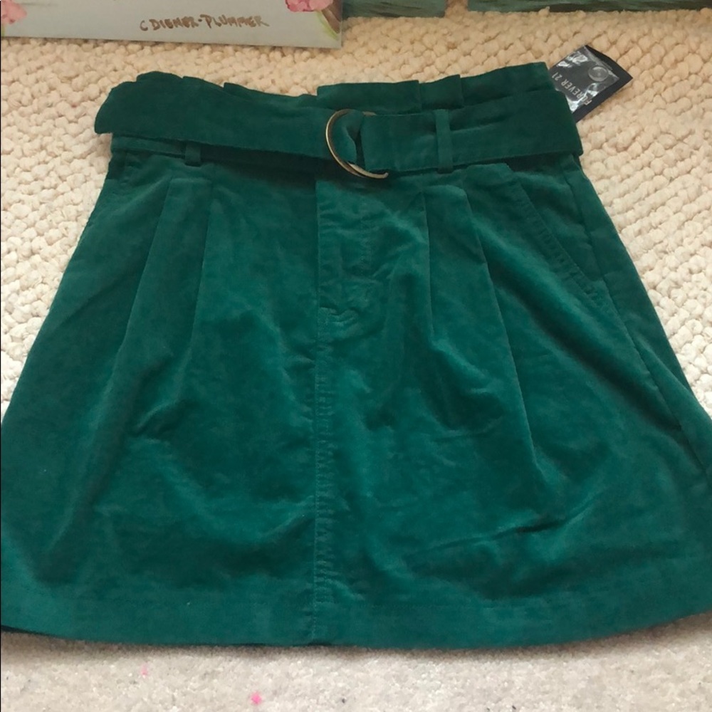 Forever 21 green suede paperbag skirt NWT - Picture 4 of 8